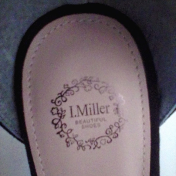 L Miller Black Faux Suede Rhinestone Toe Ankle Strap 2 1/2" Heels sz 11 M - Picture 6 of 8